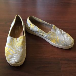 TOMS canvas slip-ons
